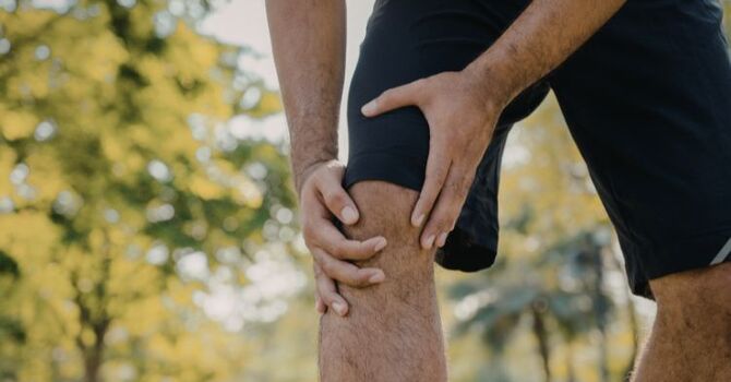 How a Sports Chiropractor Can Help You Recover from Runner's Knee